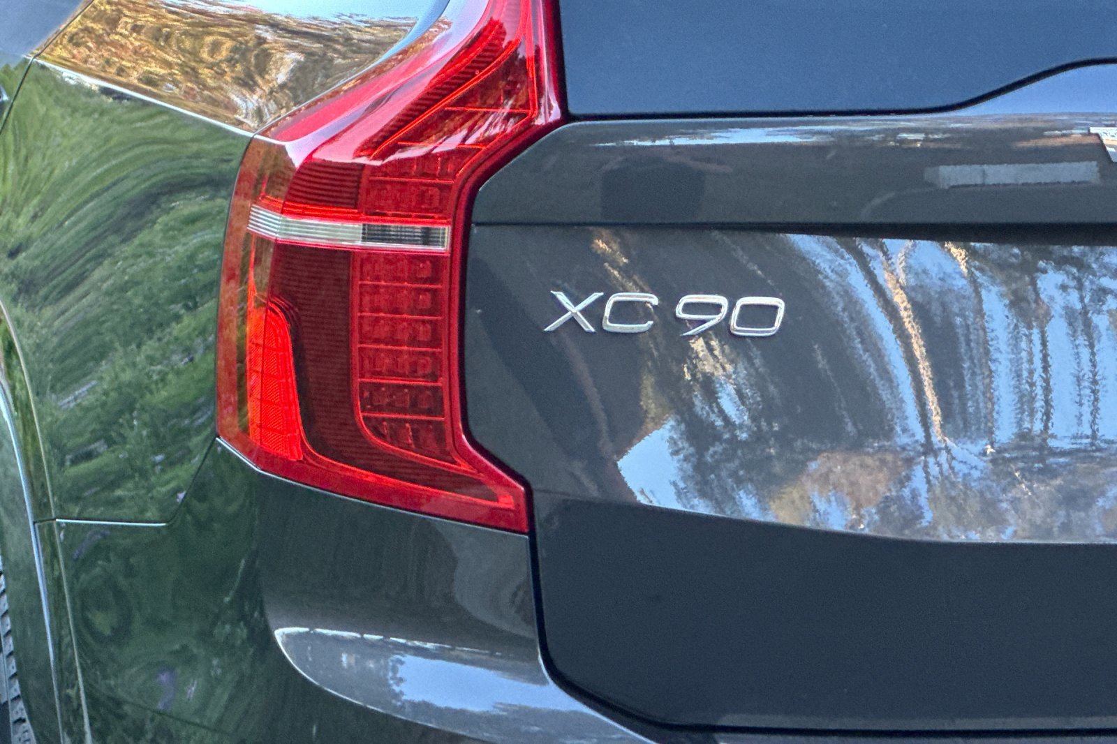 Certified 2024 Volvo XC90 T8 Core w/ Protection Package Premier image 34