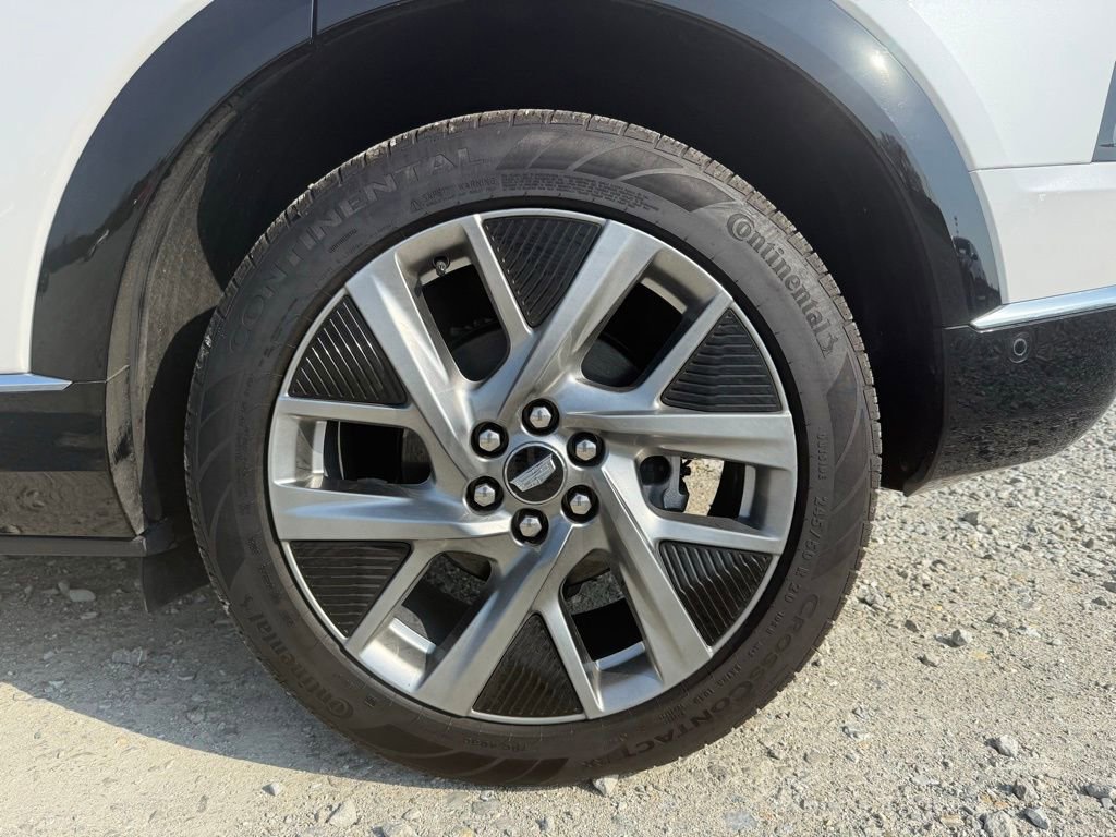 Certified 2025 Cadillac Optiq Luxury 2 w/ LPO, Floor Liner Package image 14