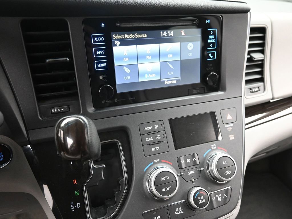 Used 2017 Toyota Sienna XLE w/ XLE Navigation Package image 17