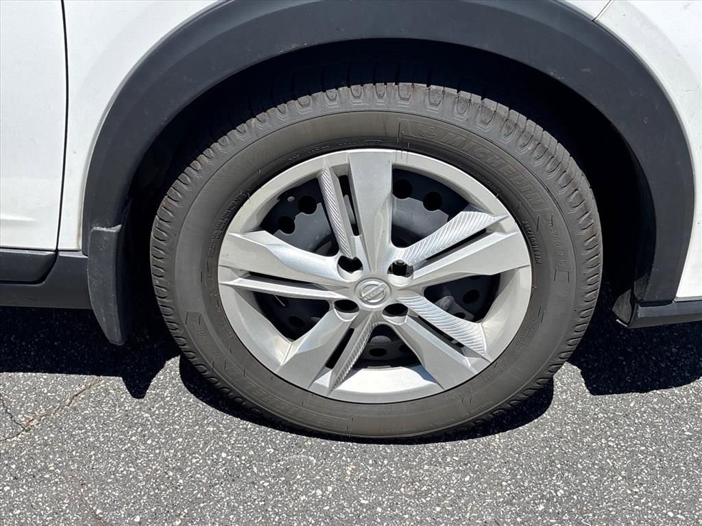 Used 2023 Nissan Kicks S FWD image 8