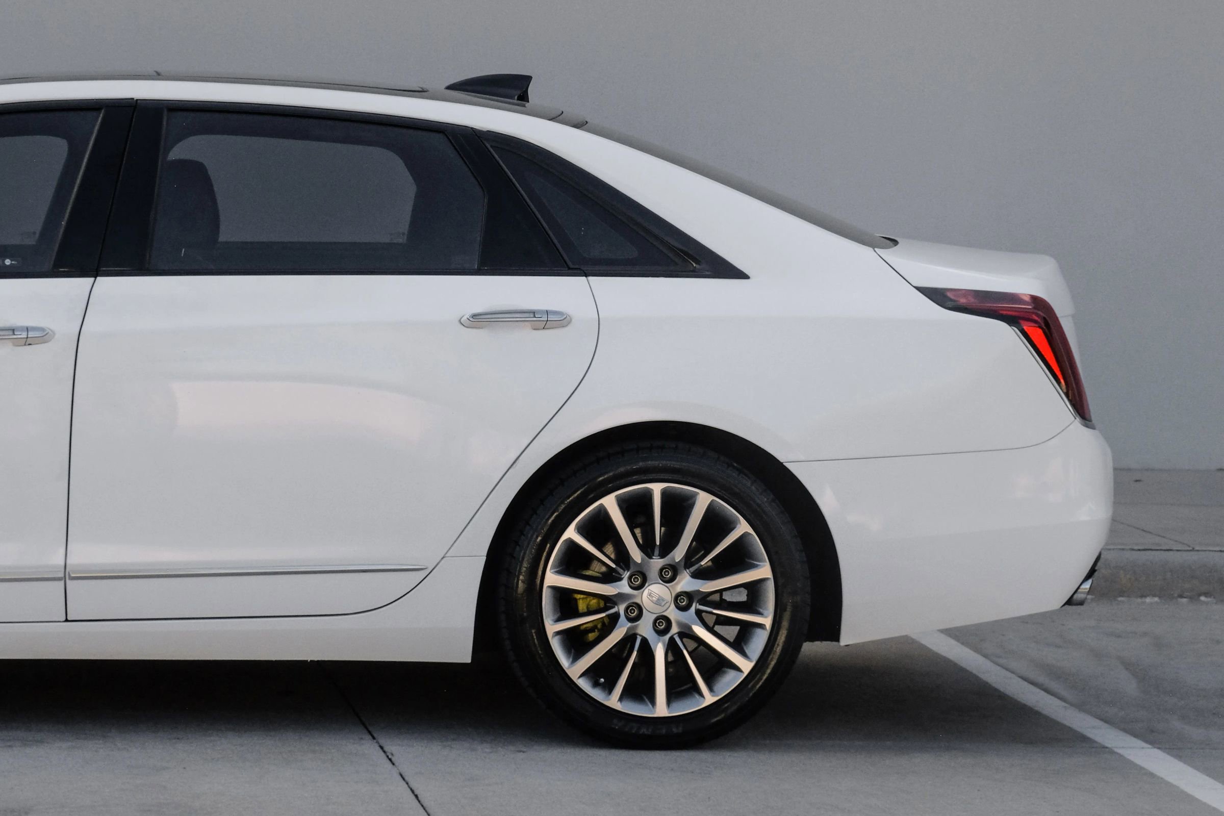 Used 2018 Cadillac CT6 Luxury AWD/4WD image 12