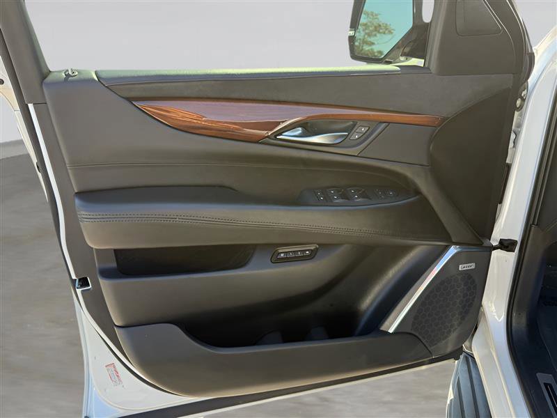 Used 2016 Cadillac Escalade ESV Luxury RWD image 15