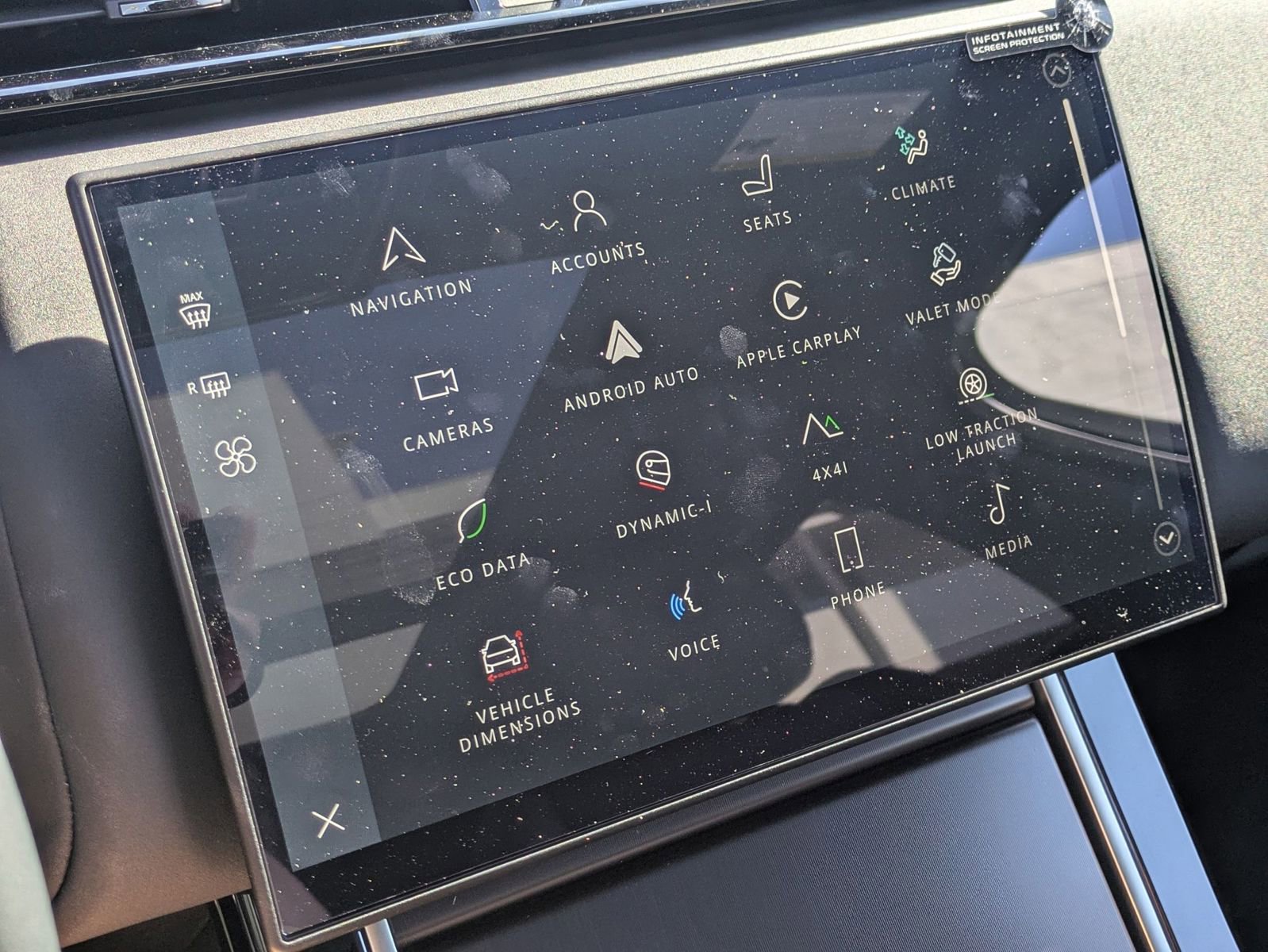 New 2026 Land Rover Range Rover Velar Dynamic SE image 18