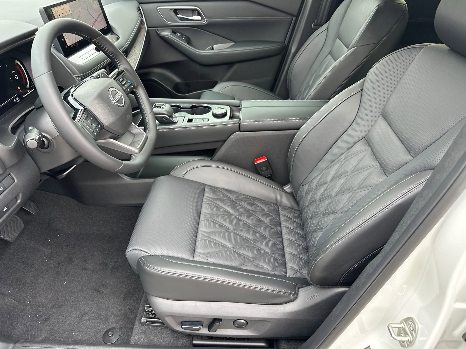 New 2026 Nissan Rogue Platinum w/ Tech Package image 9