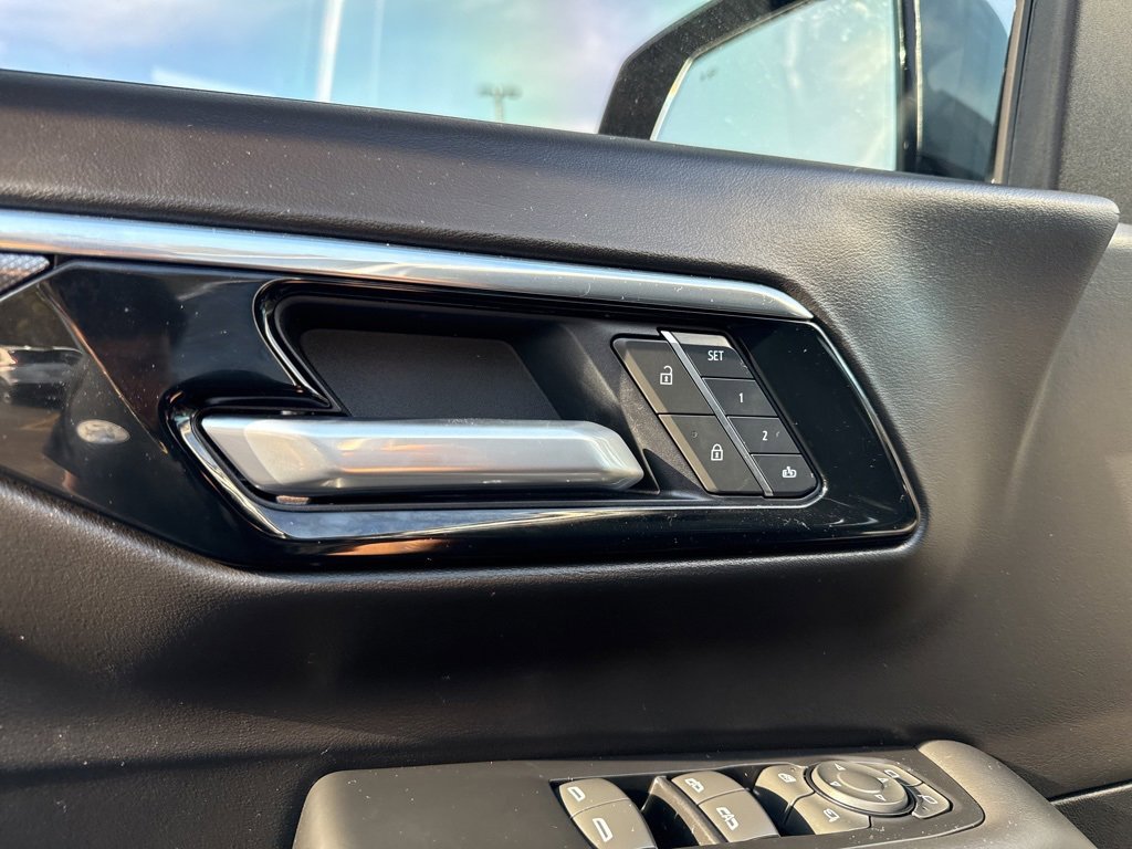 Used 2025 Chevrolet Tahoe RST w/ Comfort Package image 14