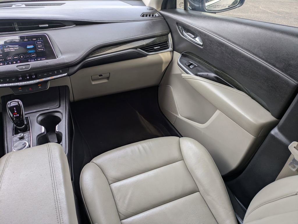 Used 2021 Cadillac XT4 Premium Luxury w/ Driver Awareness Package FWD image 19