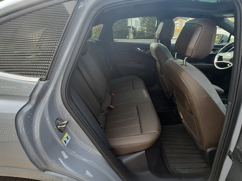 Used 2024 Audi Q4 e-tron Prestige AWD/4WD image 25