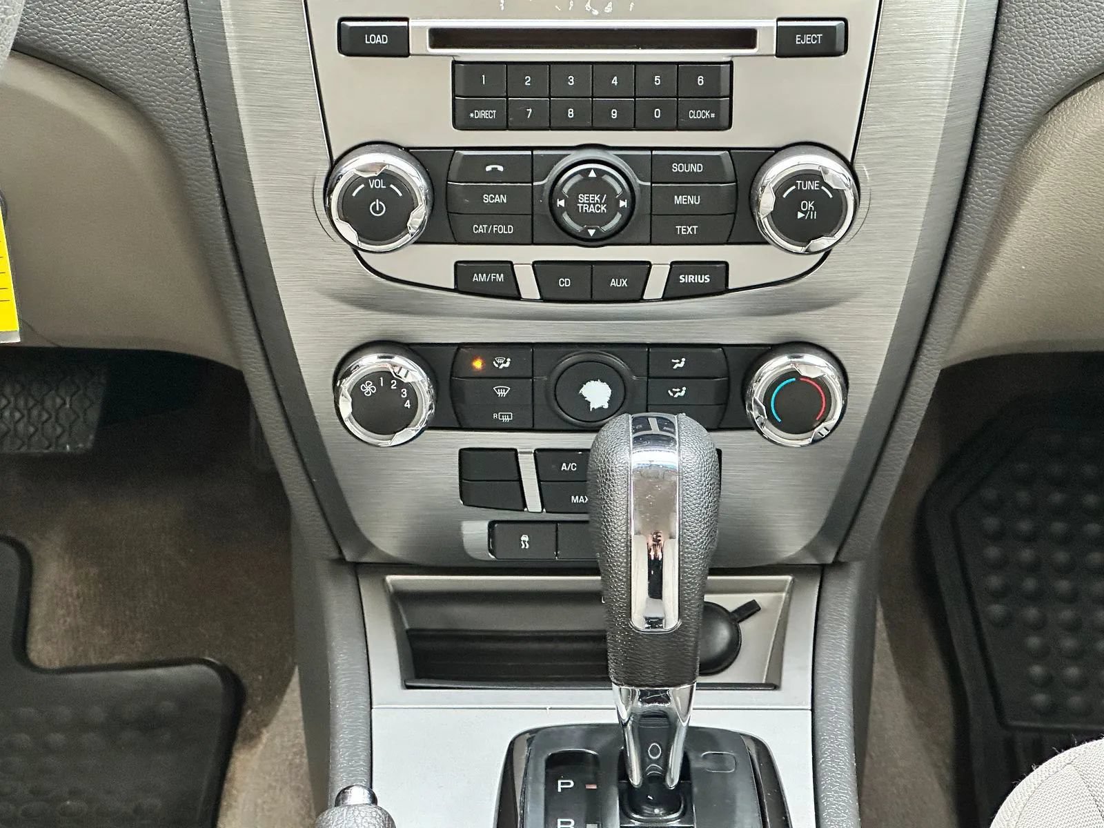 Used 2010 Ford Fusion SE FWD image 15