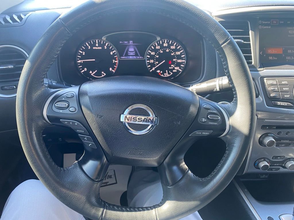 Used 2018 Nissan Pathfinder SL AWD/4WD image 17