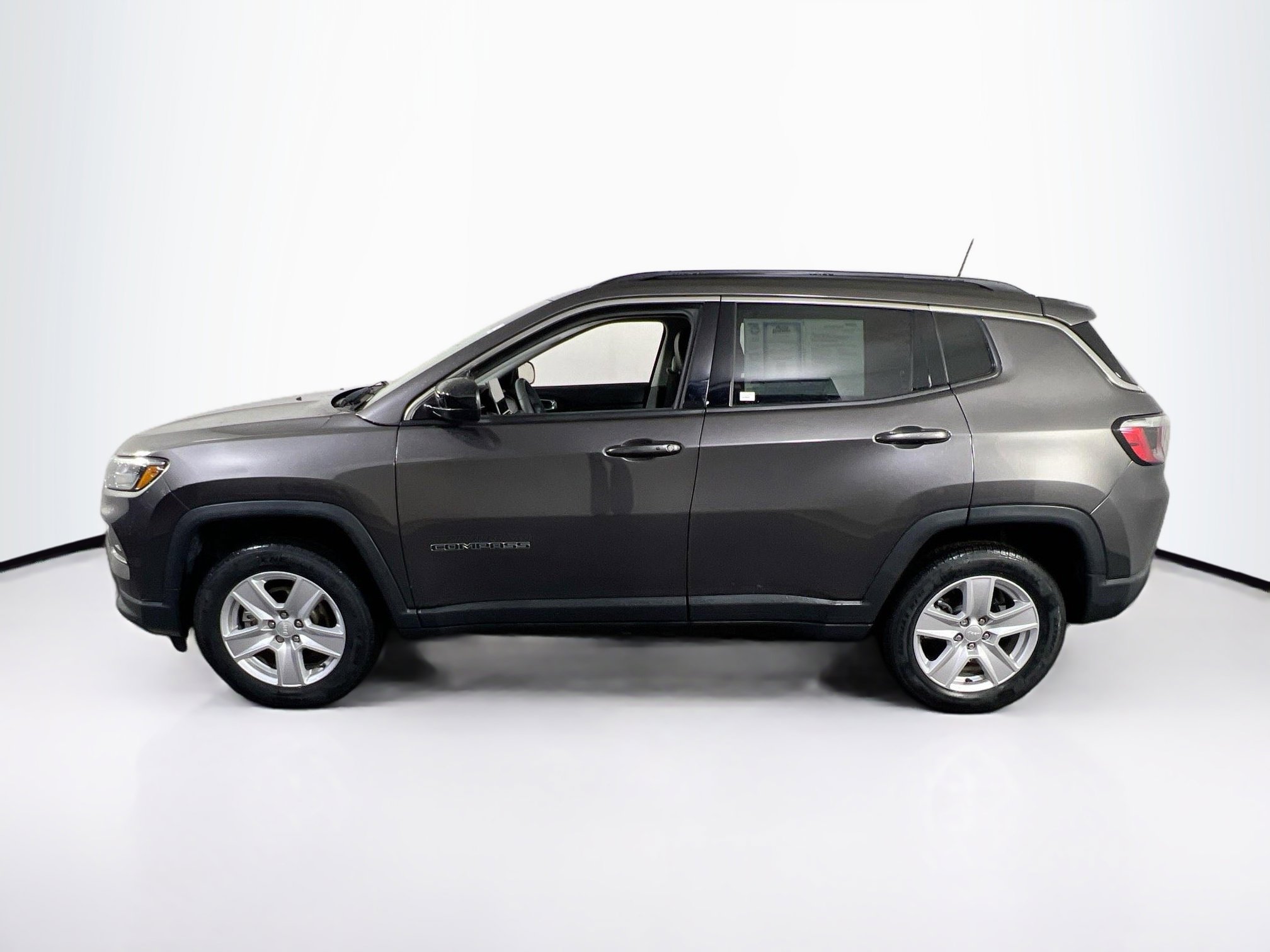 Used 2022 Jeep Compass Latitude image 8
