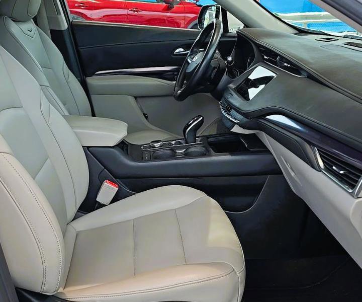Used 2020 Cadillac XT4 Premium Luxury AWD/4WD image 6