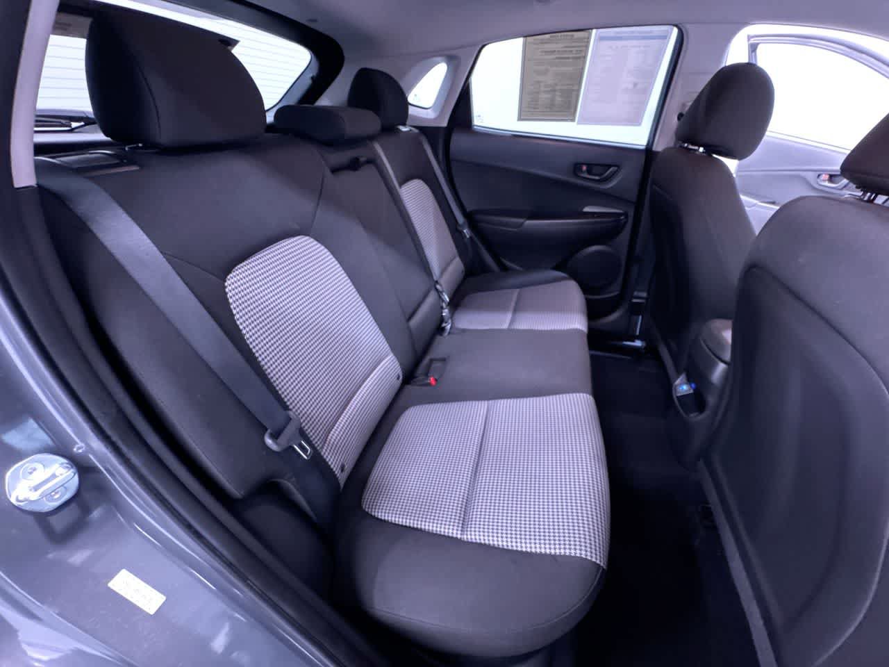 Used 2023 Hyundai Kona SE AWD/4WD image 38