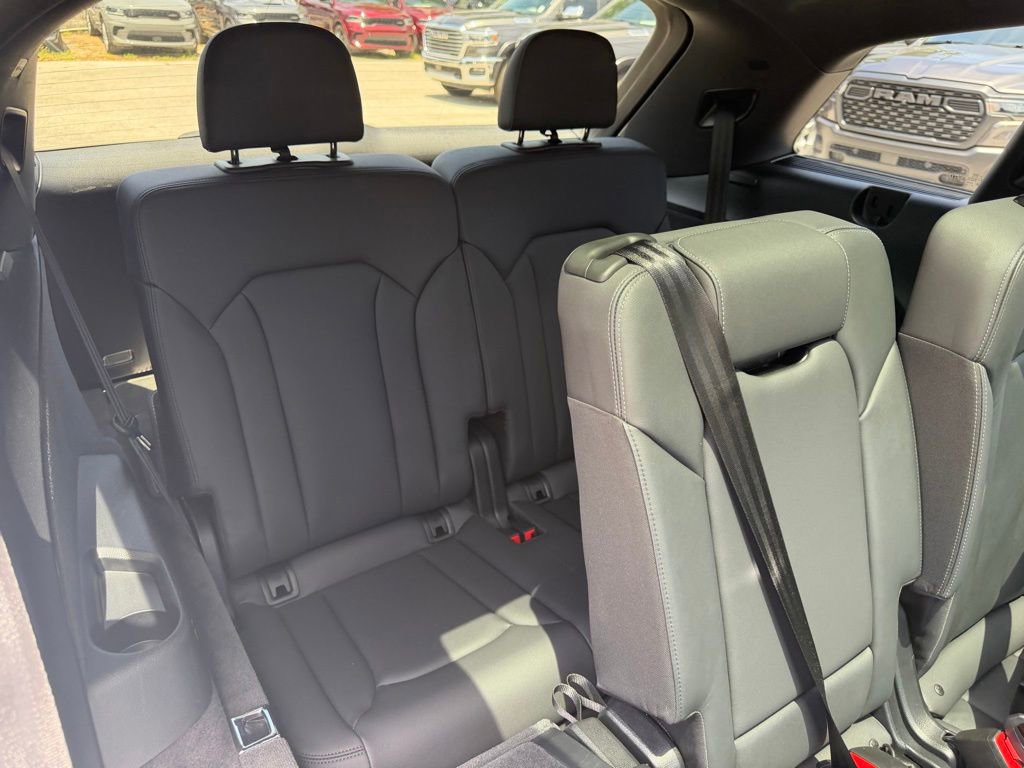 Used 2025 Audi Q7 3.0T Premium Plus AWD/4WD image 34
