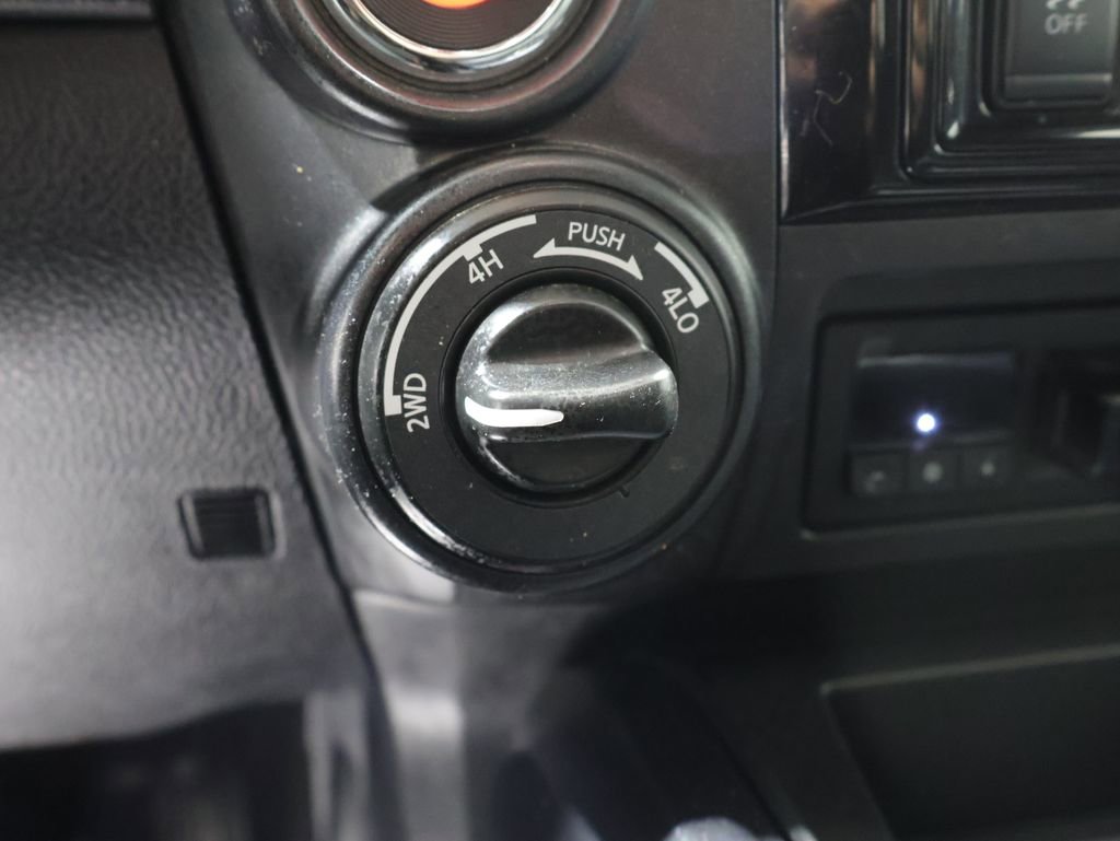 Used 2023 Nissan Titan PRO-4X image 30