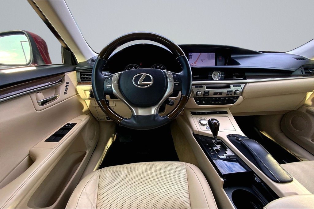 Used 2013 Lexus ES 350 w/ Luxury Pkg FWD image 5