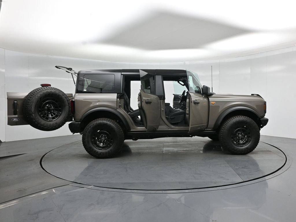 New 2026 Ford Bronco Badlands image 4