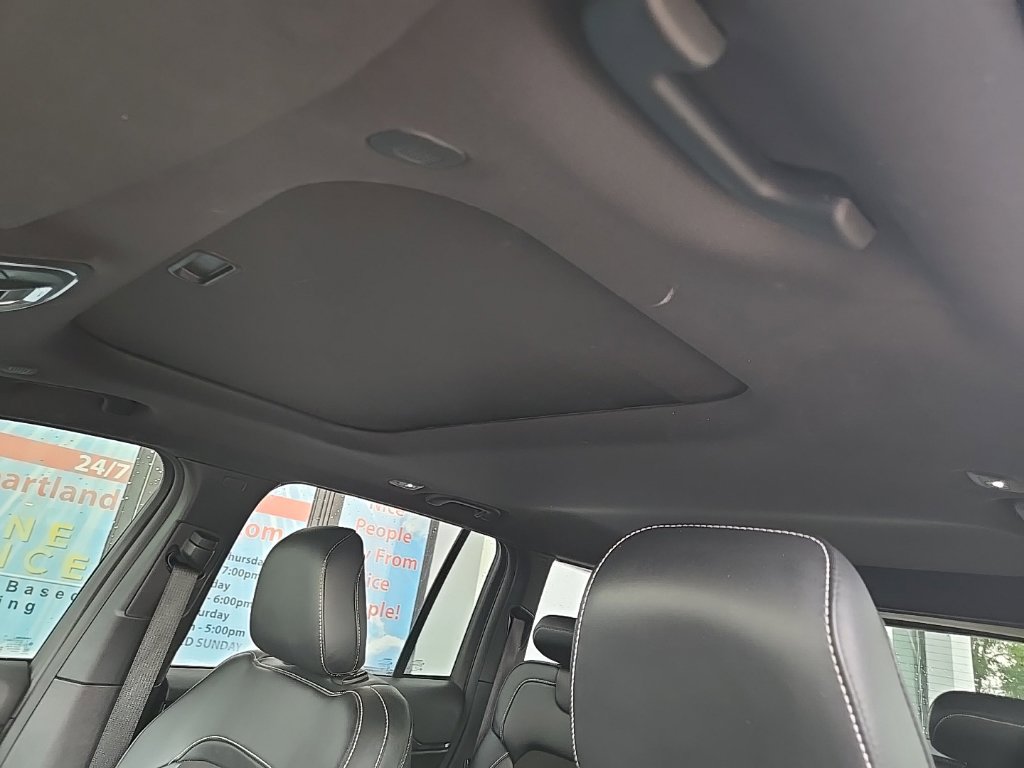 Used 2023 Jeep Grand Cherokee Altitude AWD/4WD image 37