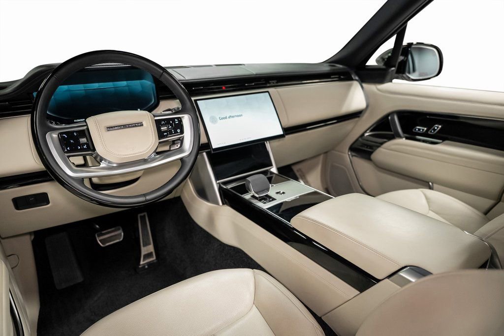 Used 2025 Land Rover Range Rover SE image 37