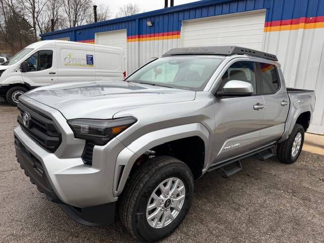 Used 2025 Toyota Tacoma 4x4 Double Cab image 2