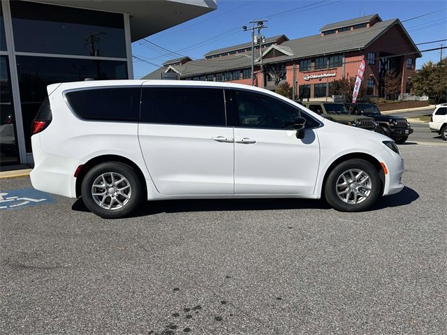 New 2026 Chrysler Voyager LX image 35