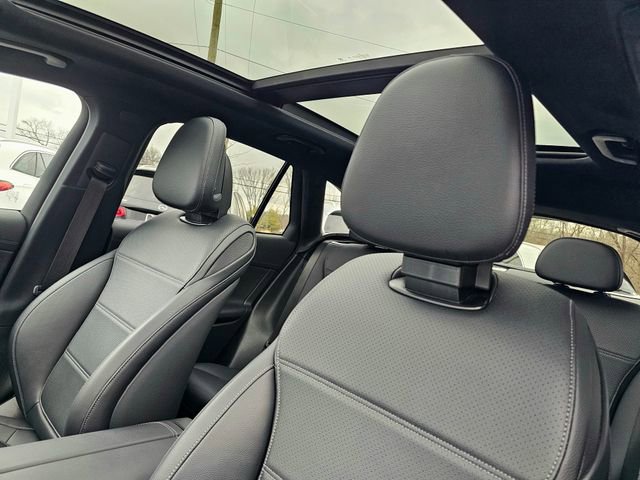 Used 2024 Mercedes-Benz GLC 300 4MATIC image 18