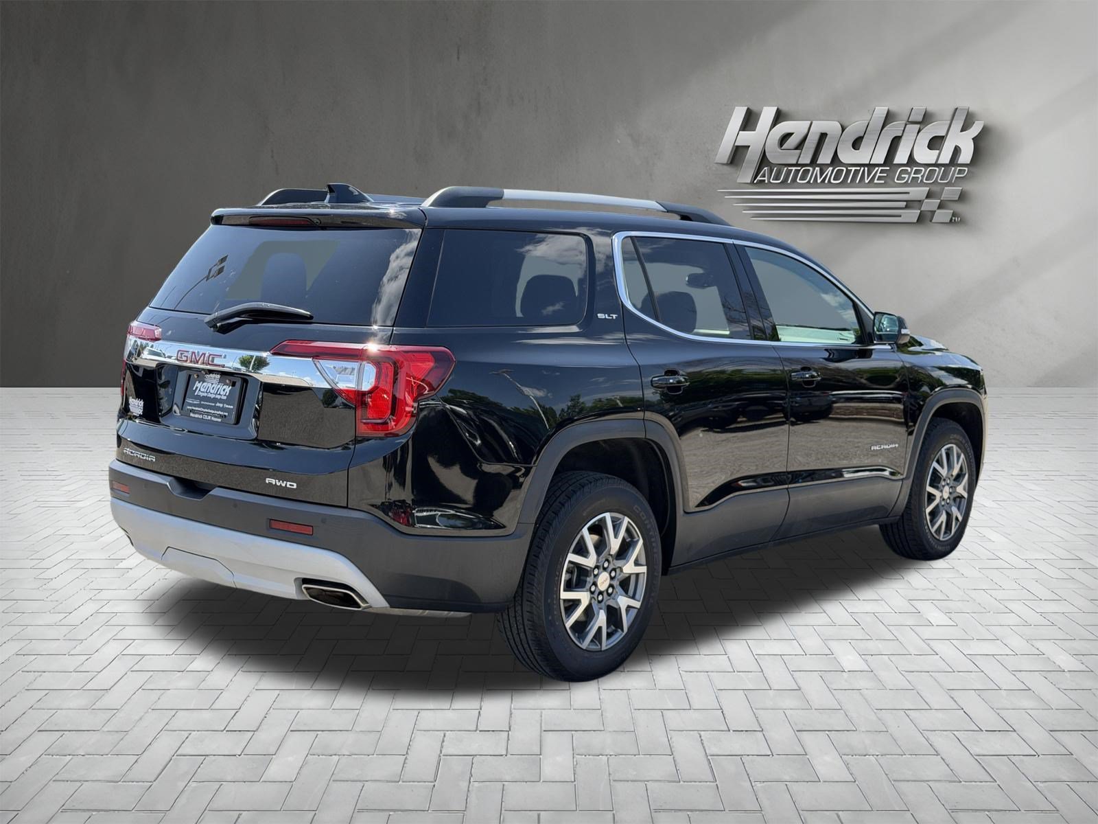 Used 2023 GMC Acadia SLT w/ Technology Package AWD/4WD image 10