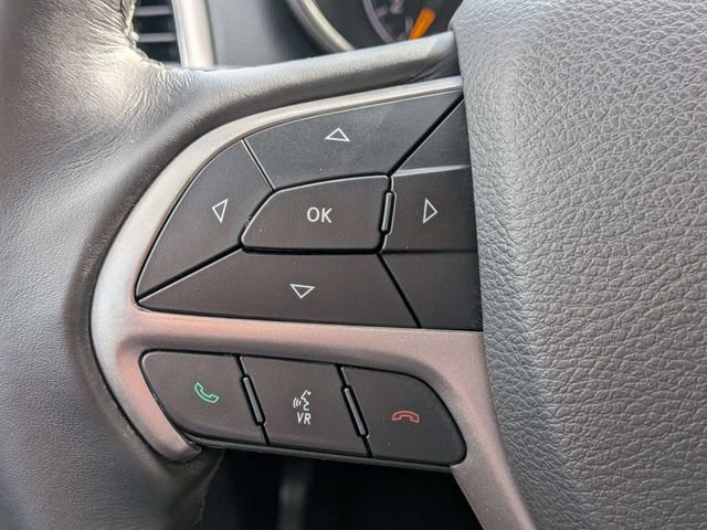 Used 2022 Jeep Grand Cherokee Laredo E RWD image 24