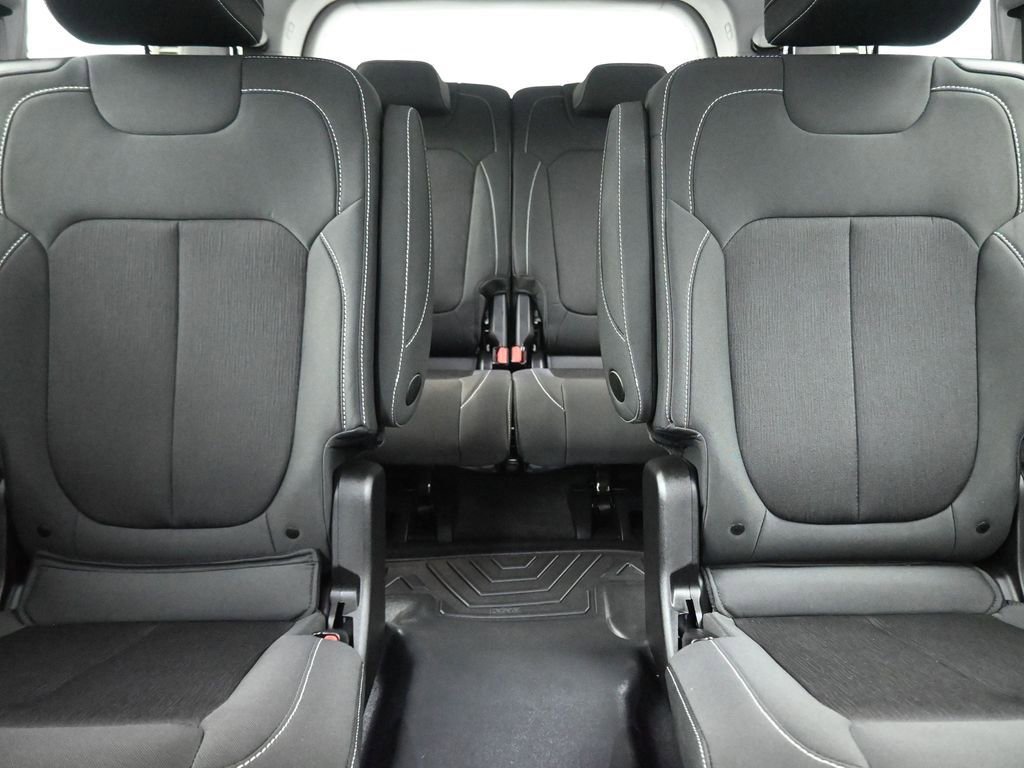 Used 2023 Jeep Grand Cherokee L Laredo AWD/4WD image 31