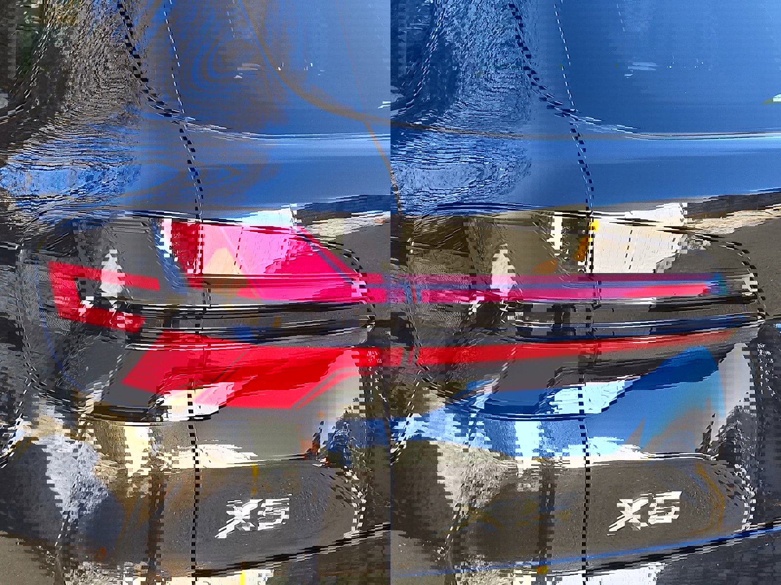 Used 2026 BMW X5 xDrive50e w/ M Sport Package image 10