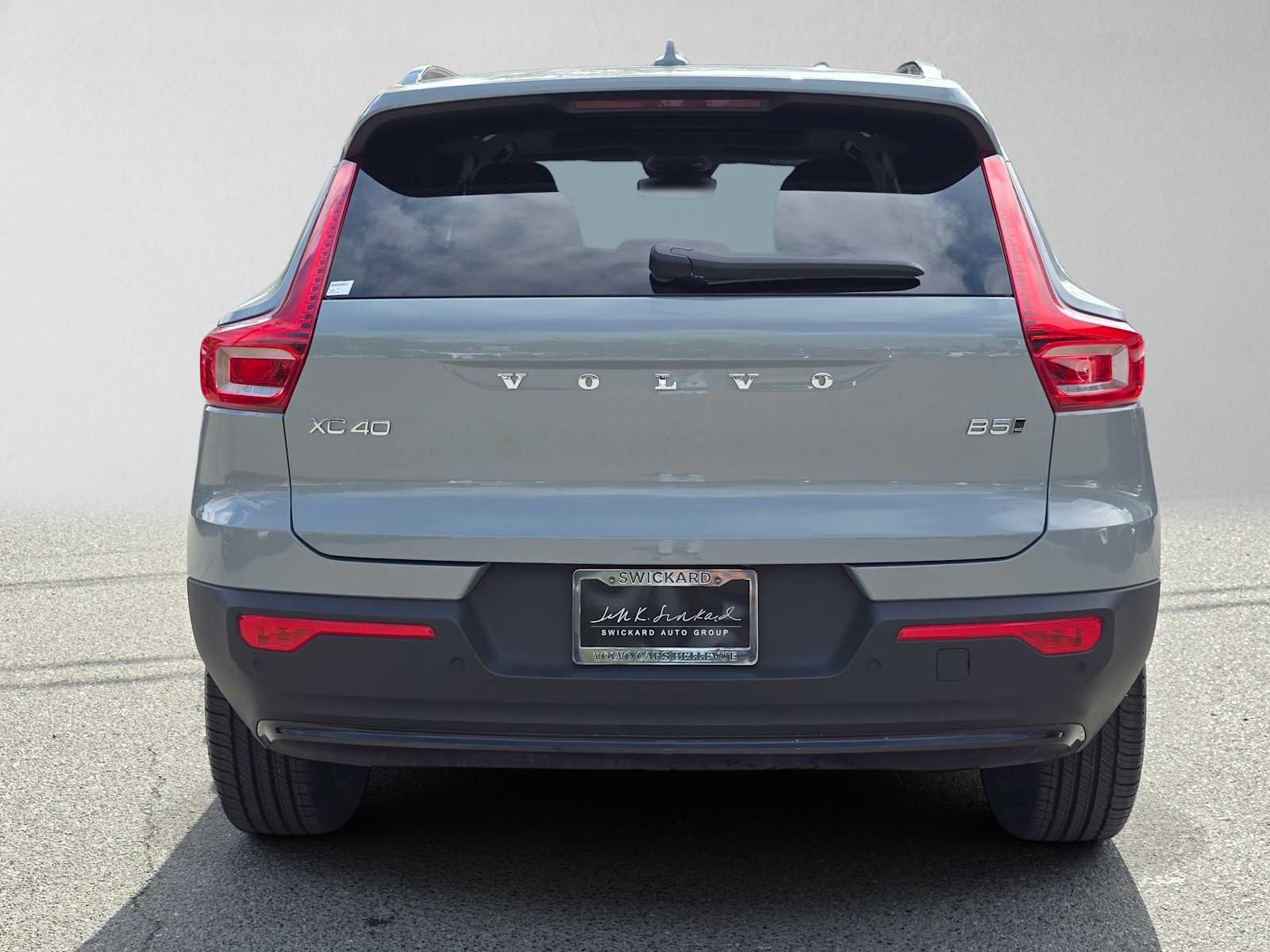 Used 2026 Volvo XC40 B5 Plus w/ Protection Package Premier AWD/4WD image 4