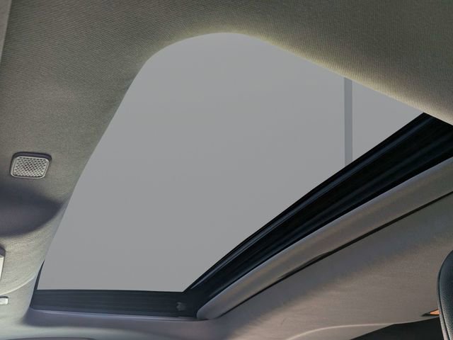 Used 2023 Toyota Highlander XLE image 17