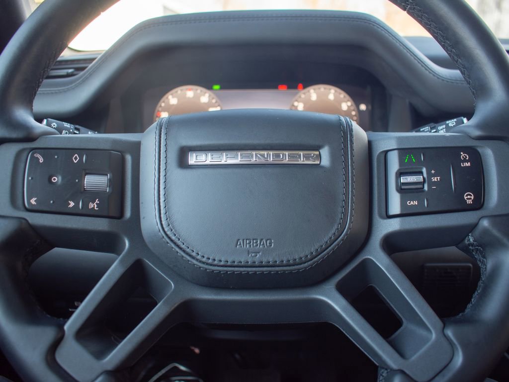 Used 2023 Land Rover Defender 110 X-Dynamic SE image 15