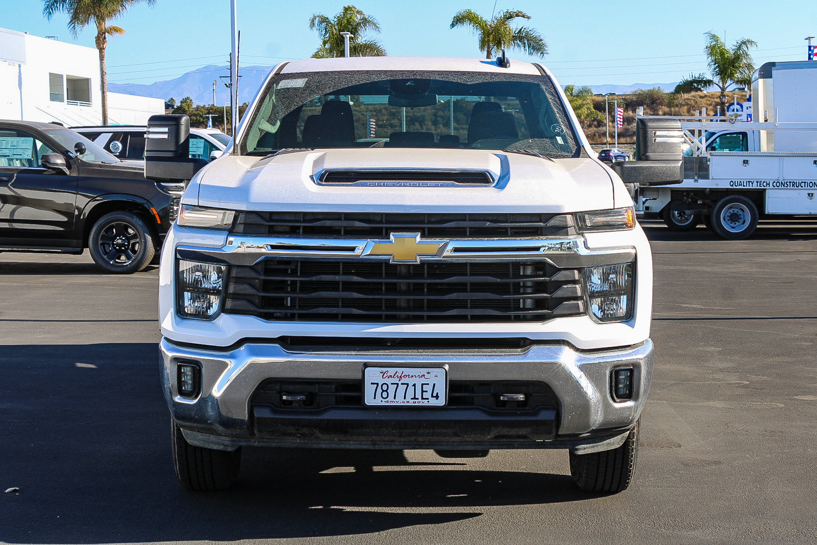 Used 2025 Chevrolet Silverado 2500 LT w/ Convenience Package AWD/4WD image 2