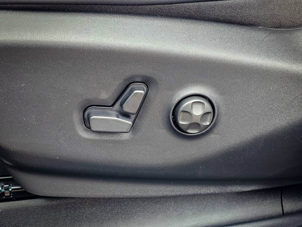 New 2026 Chrysler Pacifica Select image 16