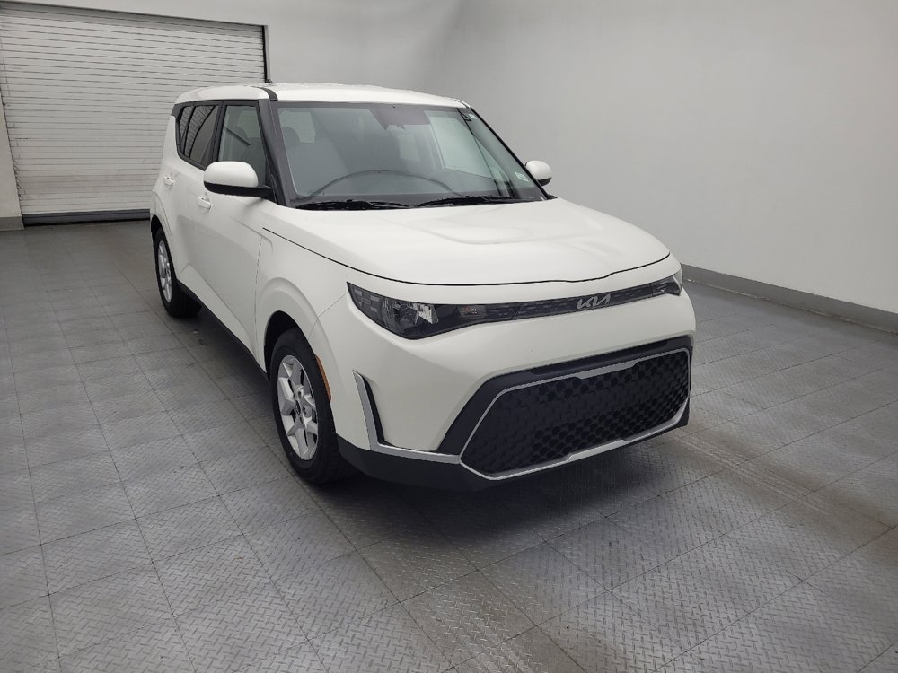 Used 2025 Kia Soul LX FWD image 13