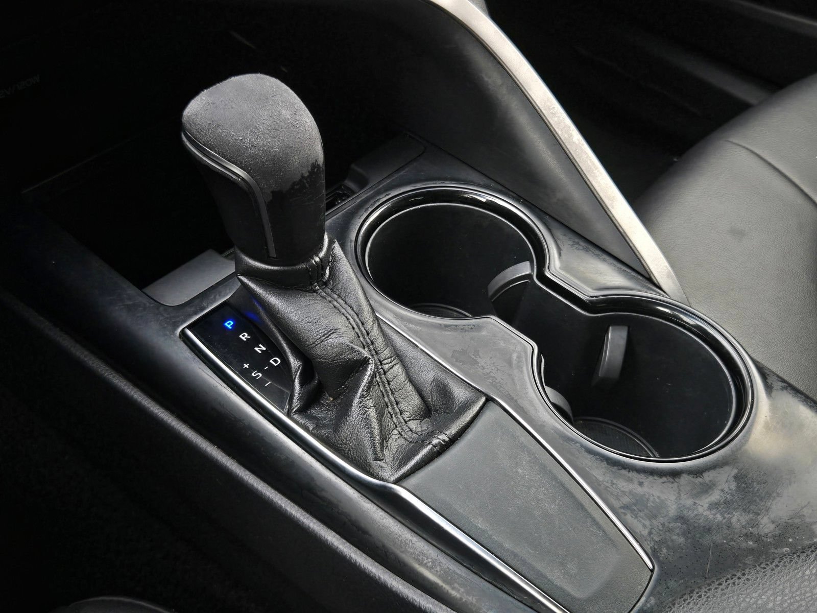 Used 2018 Toyota Camry SE w/ Moonroof Package FWD image 15