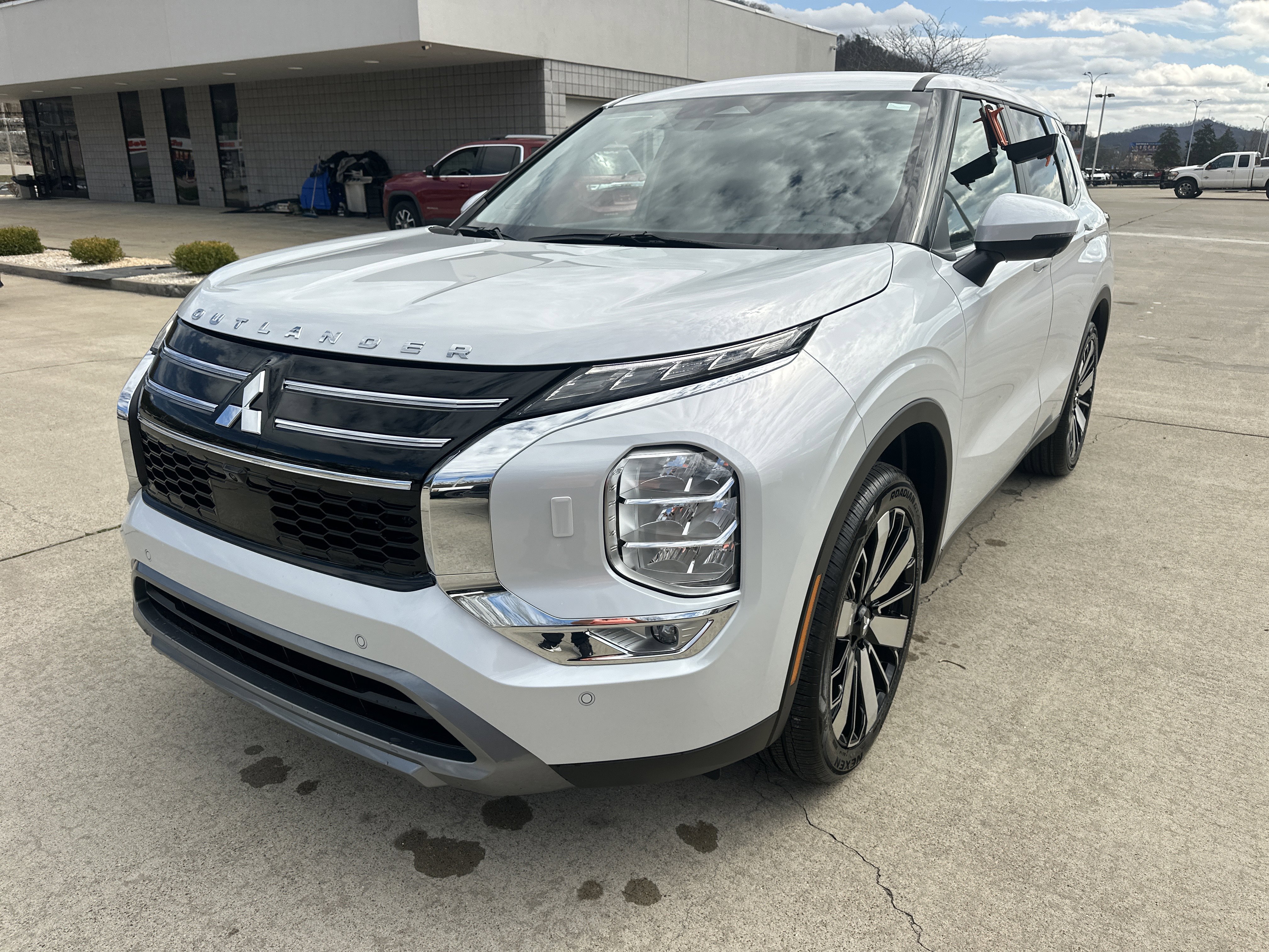 New 2026 Mitsubishi Outlander SE AWD/4WD image 6