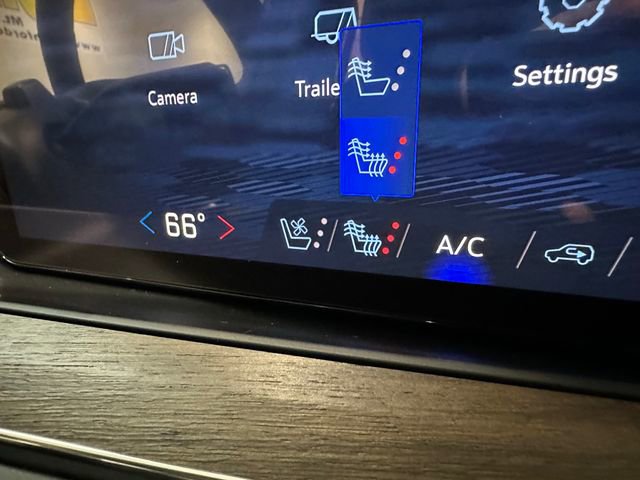 New 2026 Chevrolet Tahoe High Country AWD/4WD image 16