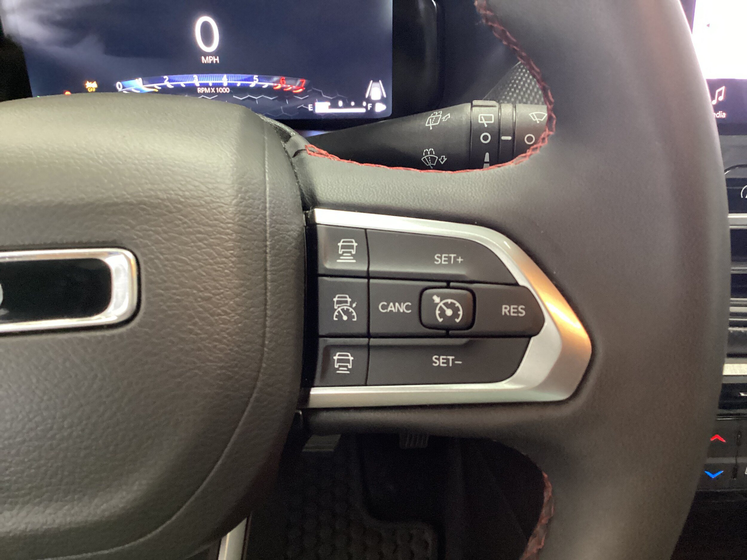 Used 2025 Jeep Compass Trailhawk w/ Trailhawk Elite Group AWD/4WD image 24