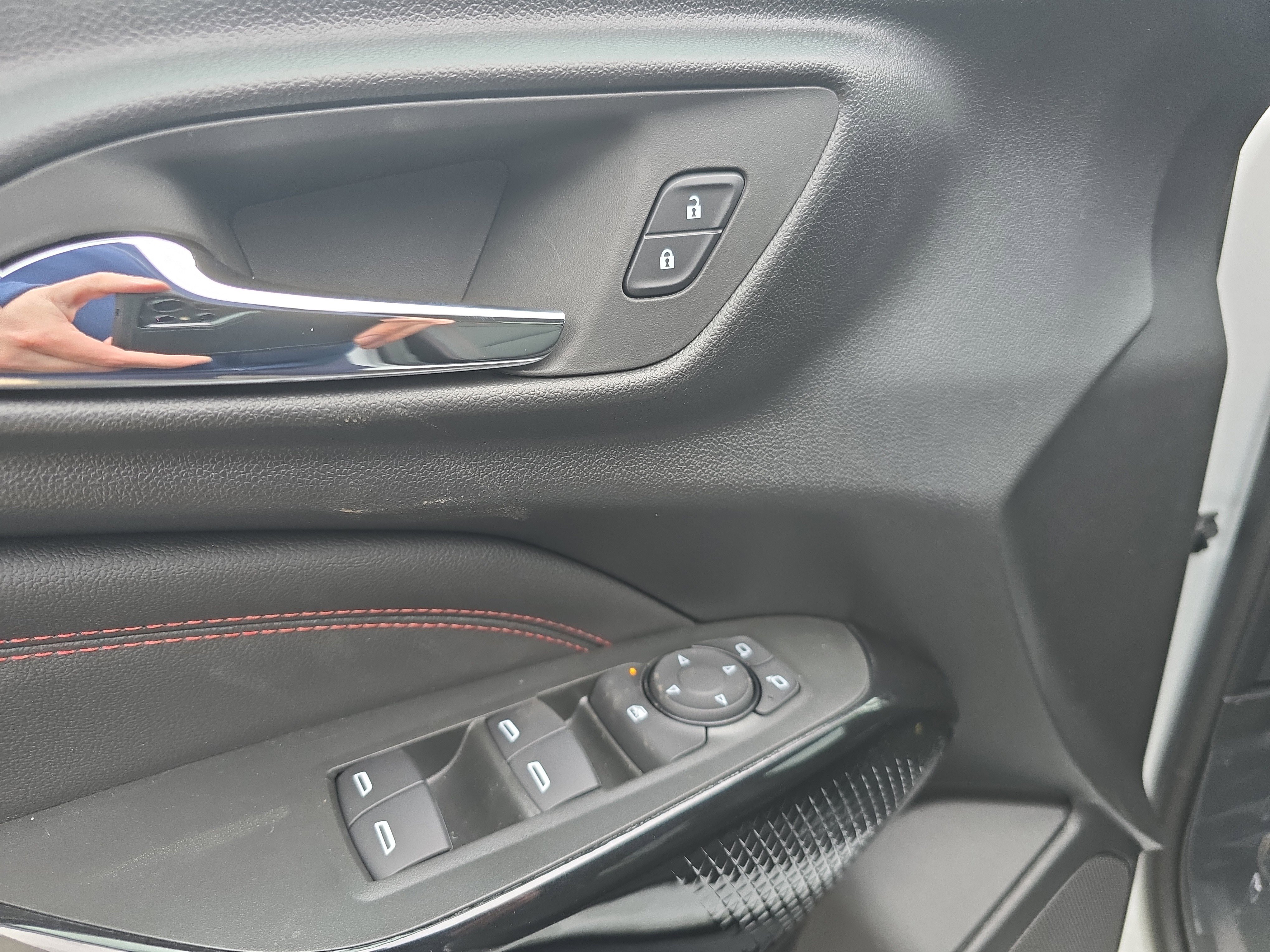 New 2026 Chevrolet Trax RS image 18