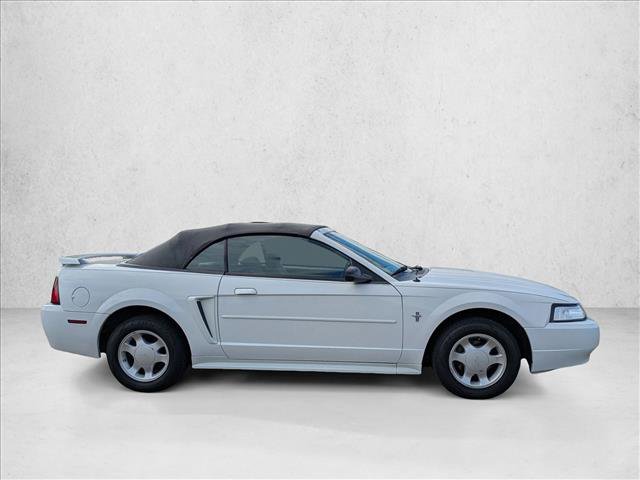 Used 2001 Ford Mustang Convertible RWD image 4