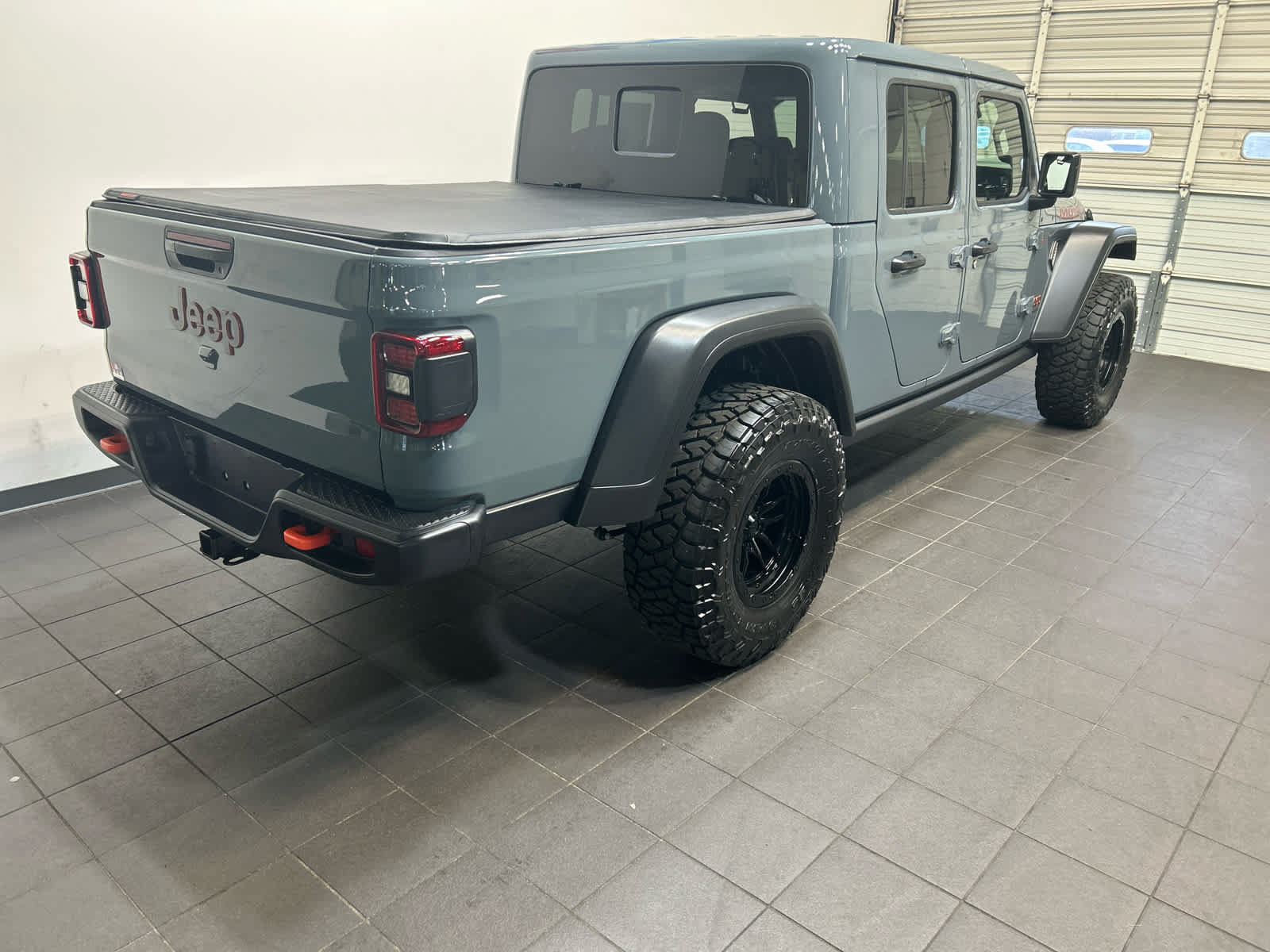 Used 2025 Jeep Gladiator Mojave w/ Convenience Group AWD/4WD image 3