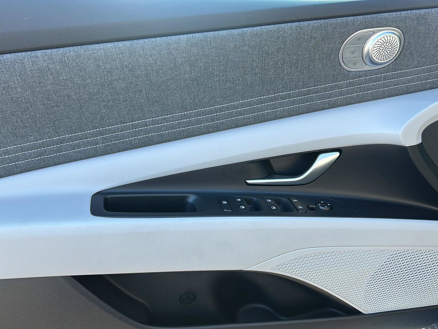 Certified 2023 Hyundai Elantra Limited FWD image 12
