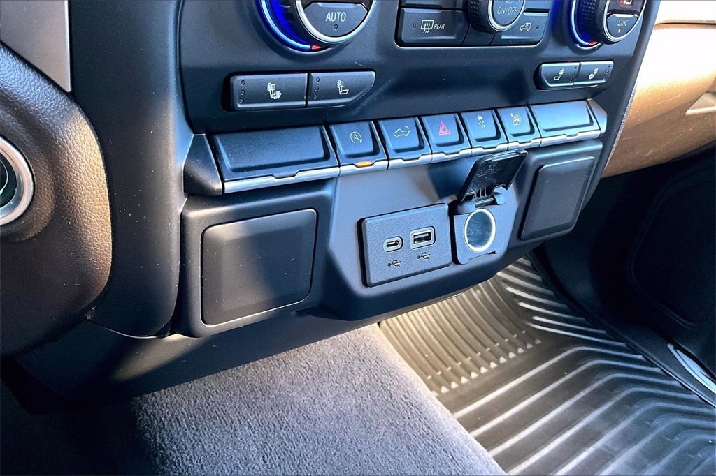 Used 2019 Chevrolet Silverado 1500 LT w/ All-Star Edition image 13