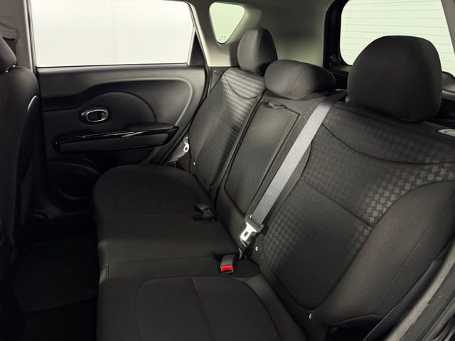 Used 2015 Kia Soul ! FWD image 15