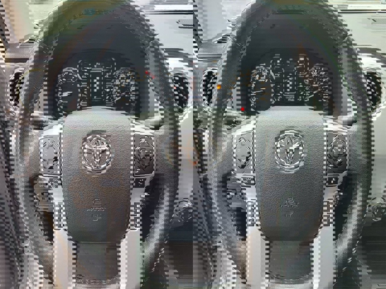 Used 2018 Toyota Tundra Platinum image 18