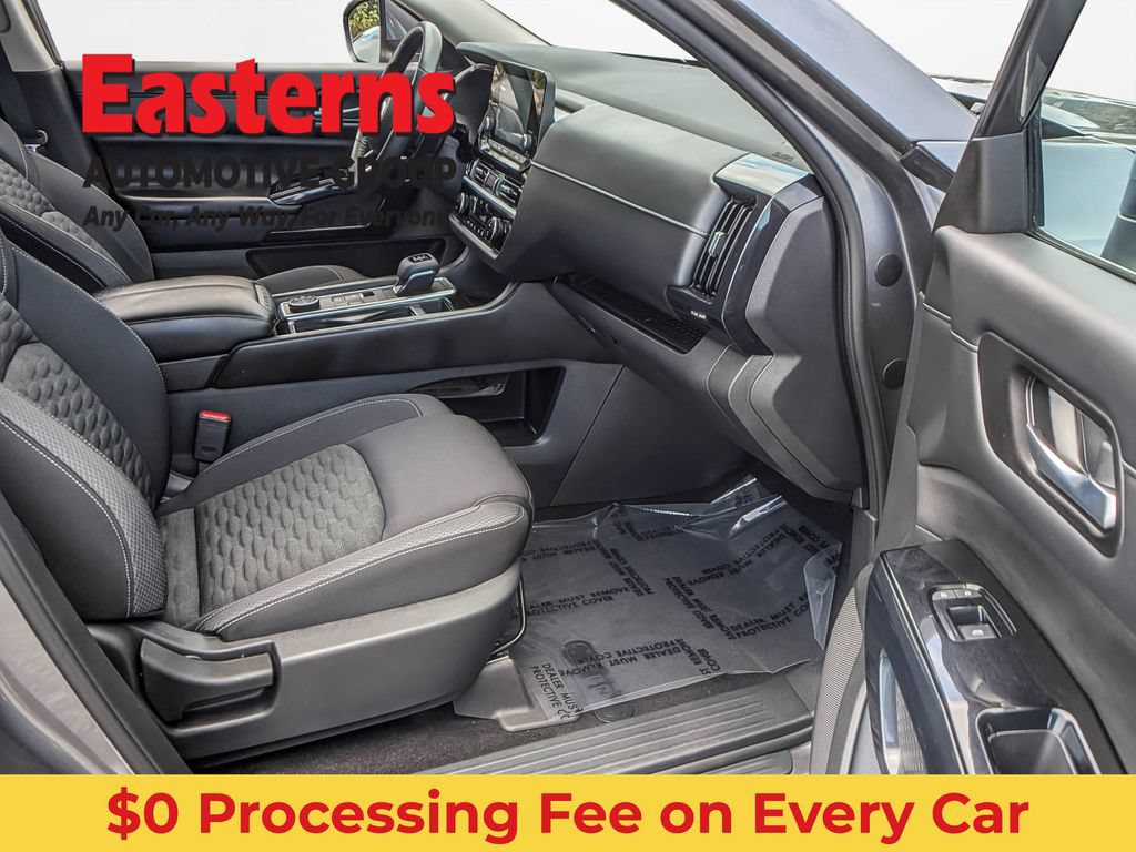 Used 2022 Nissan Pathfinder SV AWD/4WD image 14