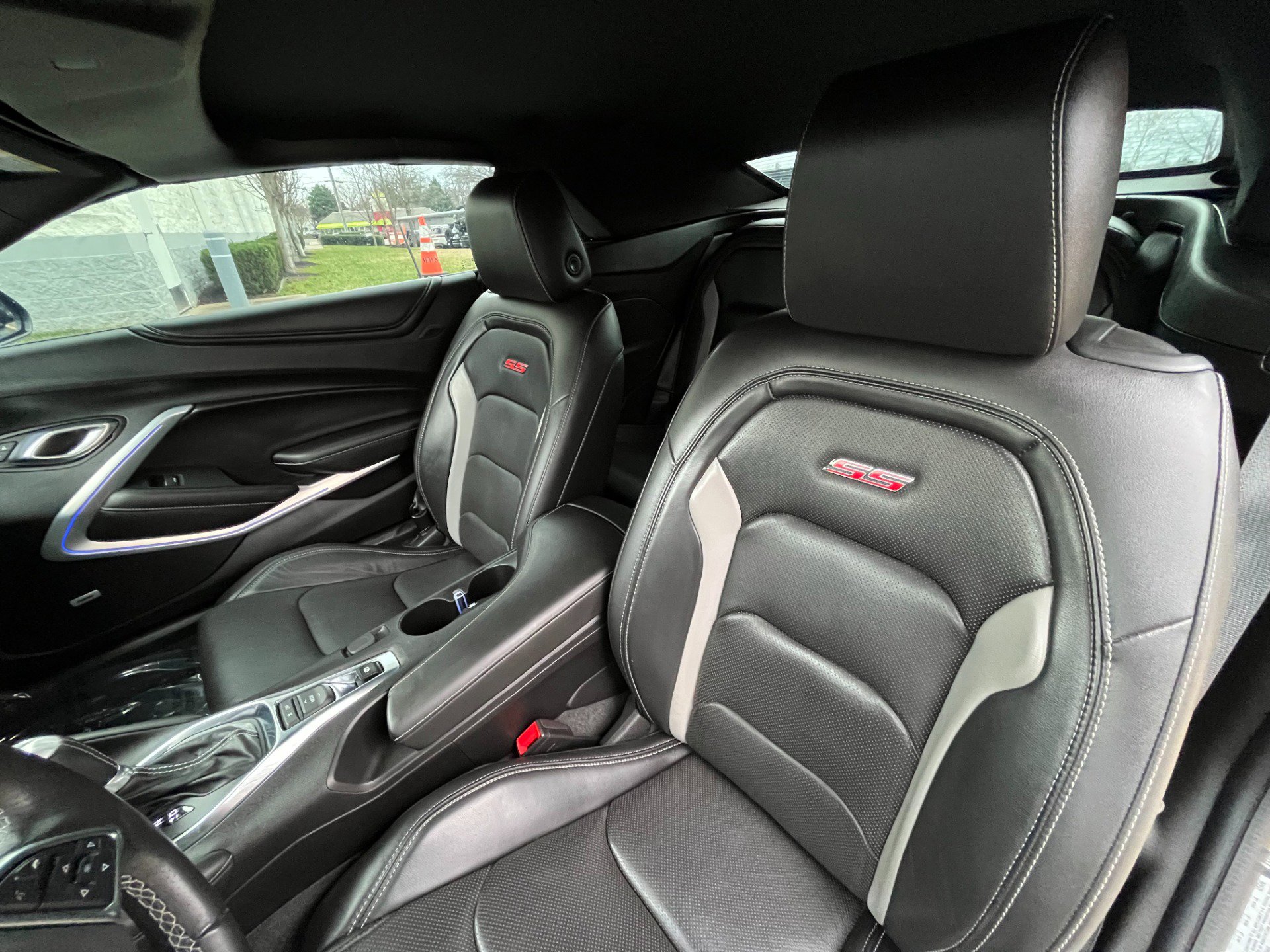Used 2018 Chevrolet Camaro SS image 11