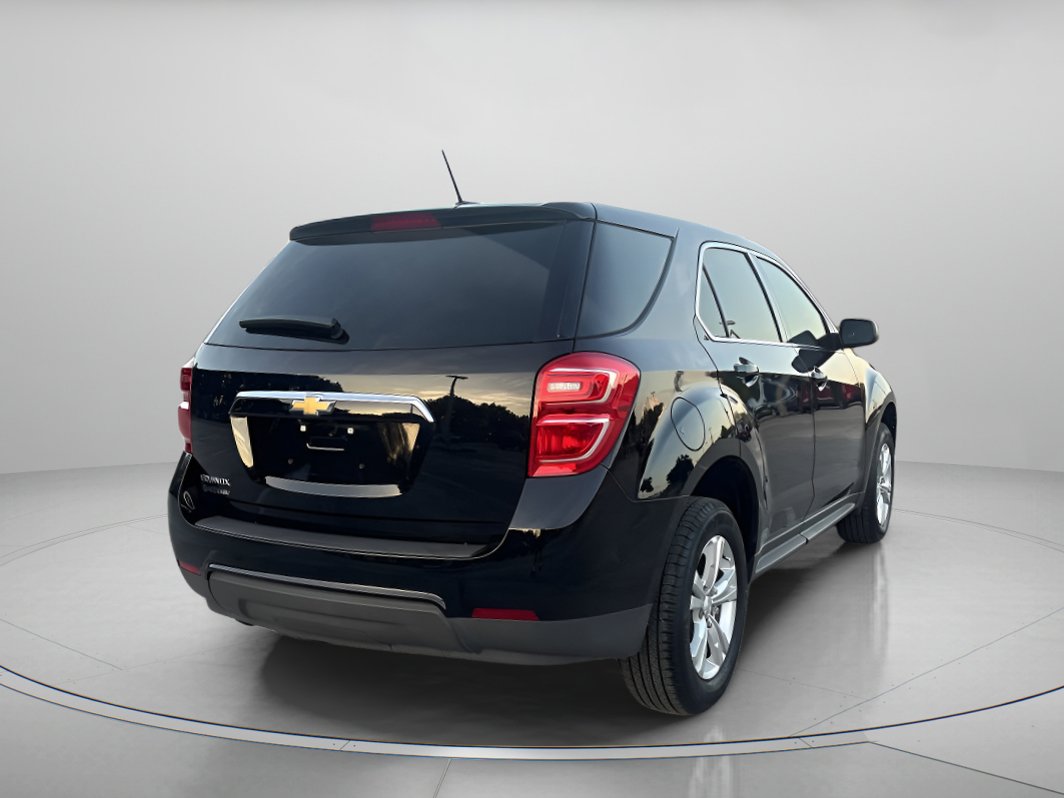 Used 2017 Chevrolet Equinox LS image 3