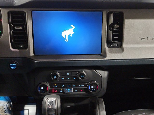 Used 2024 Ford Bronco Outer Banks AWD/4WD image 16